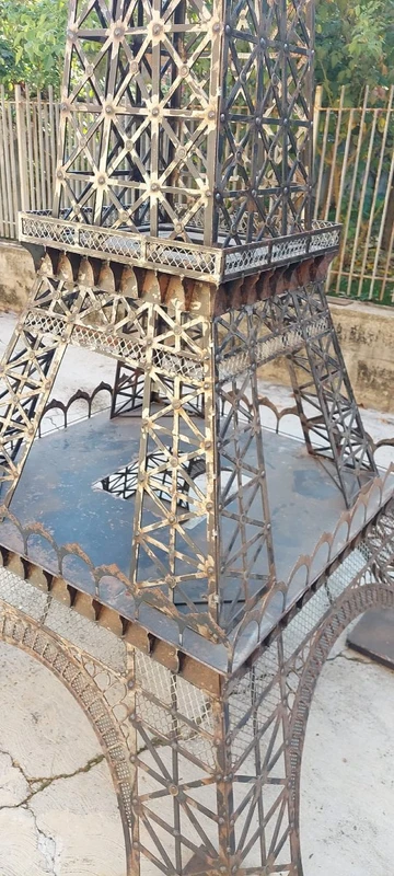 Incroyable maquette en fer de la Tour Eiffel, 340 cm, démontable en 3 pièces