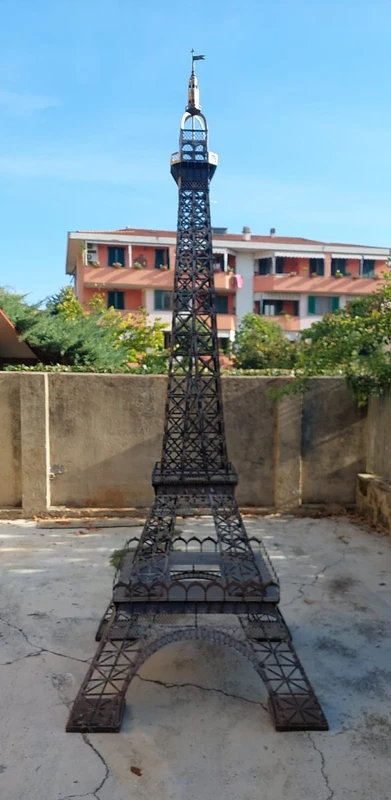 Incroyable maquette en fer de la Tour Eiffel, 340 cm, démontable en 3 pièces