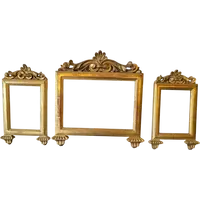 Triptyque de cadres pour cartoglories en bois sculpté et doré à l'or fin