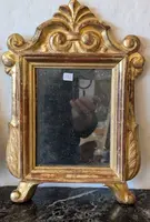 Paire de petits miroirs en bois sculpté et doré à l'or fin – Début du XIXe siècle