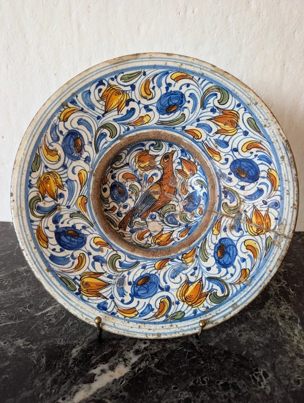 Large polychrome majolica plate – Central Italy, 17th century