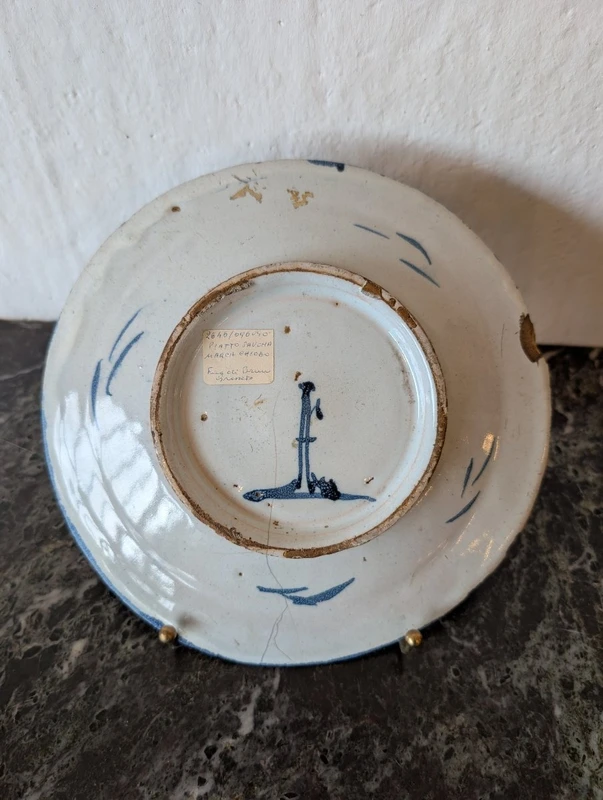 Piatto in maiolica di Savona – XVIII secolo