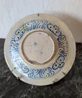 Assiette italienne en faïence du XVIIe siècle, décorée