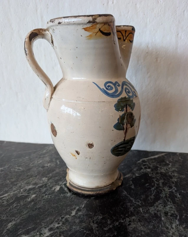 Polychrome majolica jug – Central-Southern Italy, 18th century