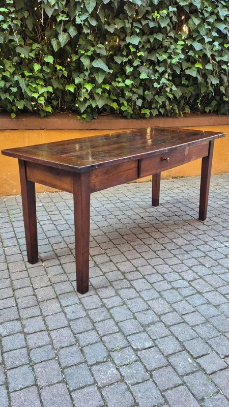 Table piémontaise ancienne en noyer du XVIIIe siècle
