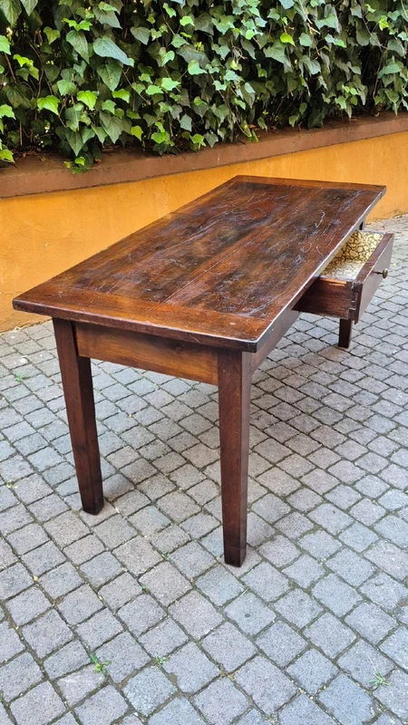 Table piémontaise ancienne en noyer du XVIIIe siècle
