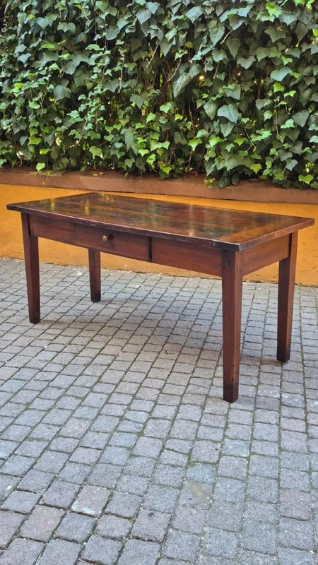 Table piémontaise ancienne en noyer du XVIIIe siècle