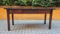 Table piémontaise ancienne en noyer du XVIIIe siècle