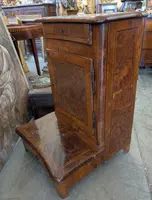 Elegant Italian veneered and filleted kneeler - mid-18th century