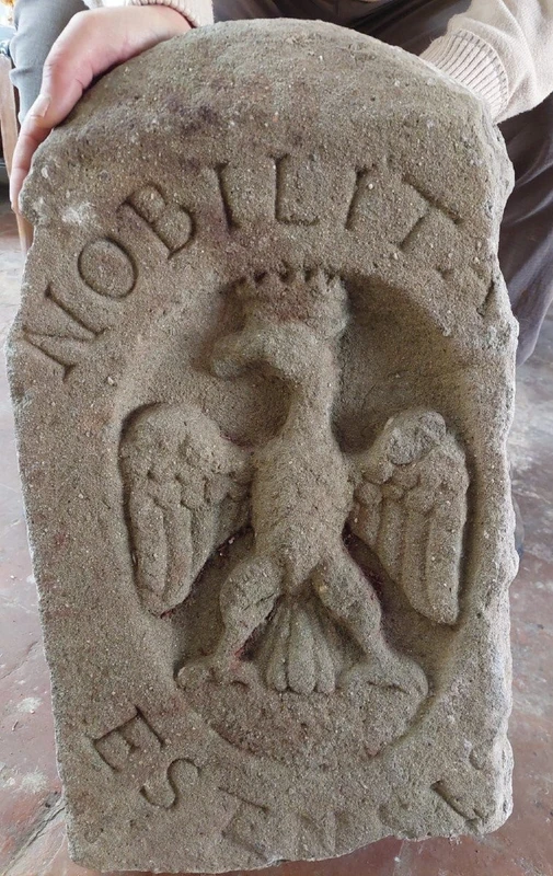 Noble coat of arms in stone, first half of the 16th century, Este family, Duchy of Ferrara Modena