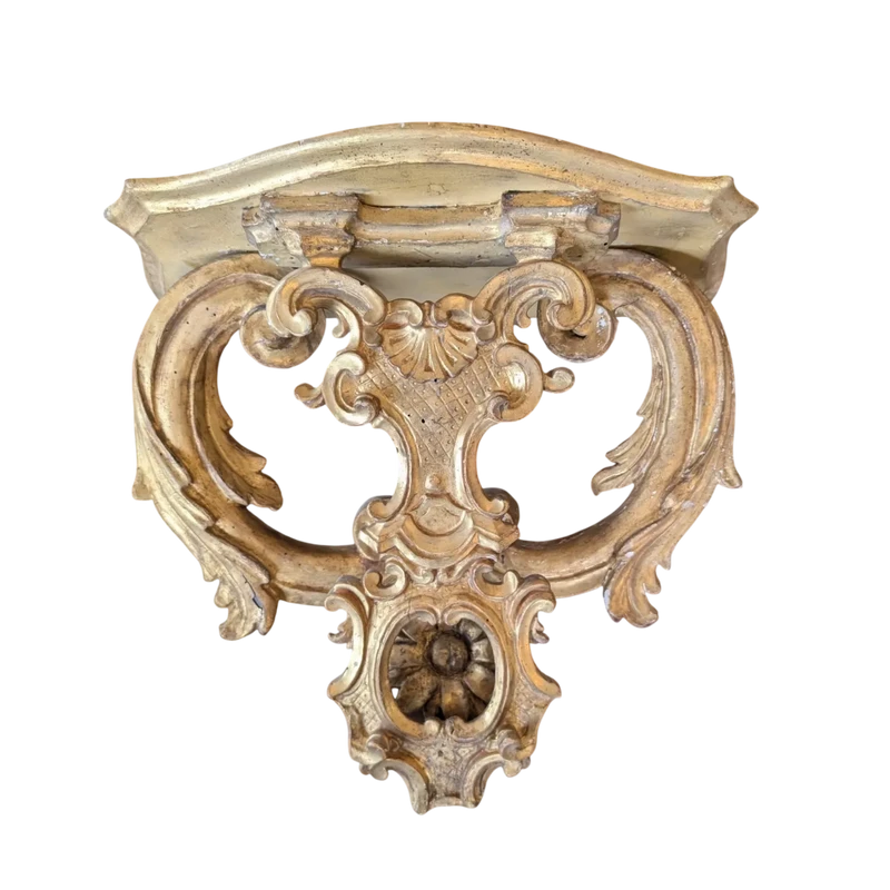 Wall shelf with carved and gilded elements from the 18th century