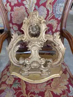 Wall shelf with carved and gilded elements from the 18th century