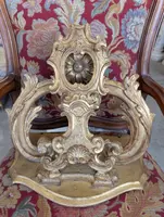 Wall shelf with carved and gilded elements from the 18th century
