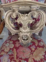 Wall shelf with carved and gilded elements from the 18th century