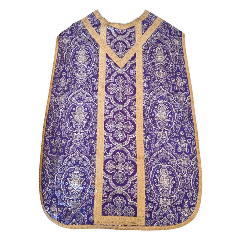 Refined Viola Ecclesiastical Chasuble in Damascus with Gilded Gallons - Italy, ca. 1930.