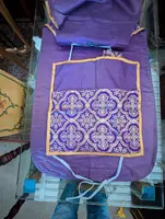 Refined Viola Ecclesiastical Chasuble in Damascus with Gilded Gallons - Italy, ca. 1930.