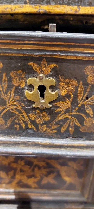16th century coin cabinet - decorated with chinoiserie -Venice