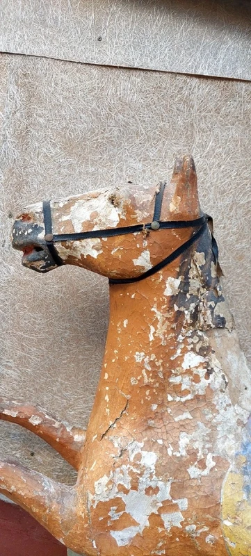 RARE ANTIQUE ANTIQUE ROCKING HORSE XIX CENTURY WOOD AND PAPER MACHE PAINTED