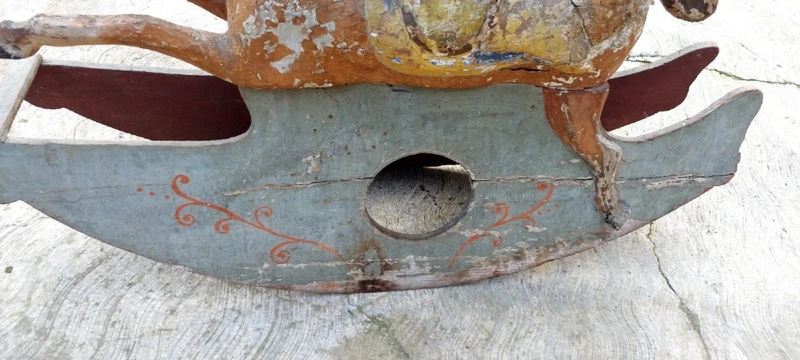 RARE ANTIQUE ANTIQUE ROCKING HORSE XIX CENTURY WOOD AND PAPER MACHE PAINTED