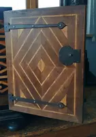 Grand meuble à monnaies marqueté du début du 20e siècle