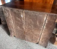 Commode ancienne en noyer du 17ème siècle
