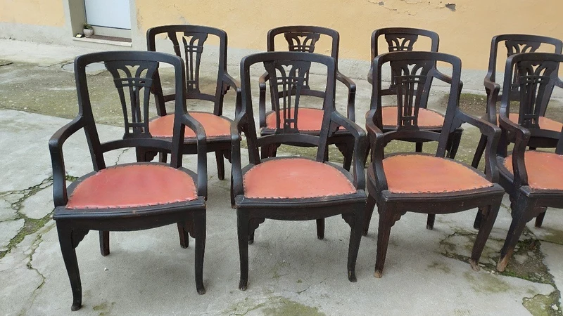 group of ten Italian armchairs from the 1800s.