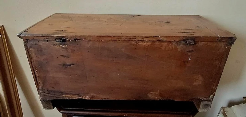 Small wooden box case 17th century Tuscan 68x30