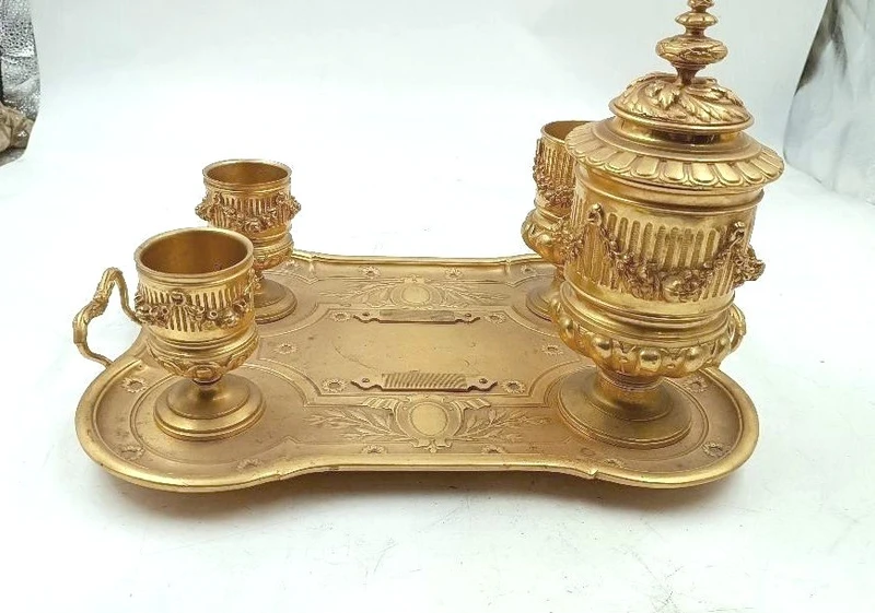 Grande calamaio in bronzo dorato al mercurio del periodo Napoleone III0