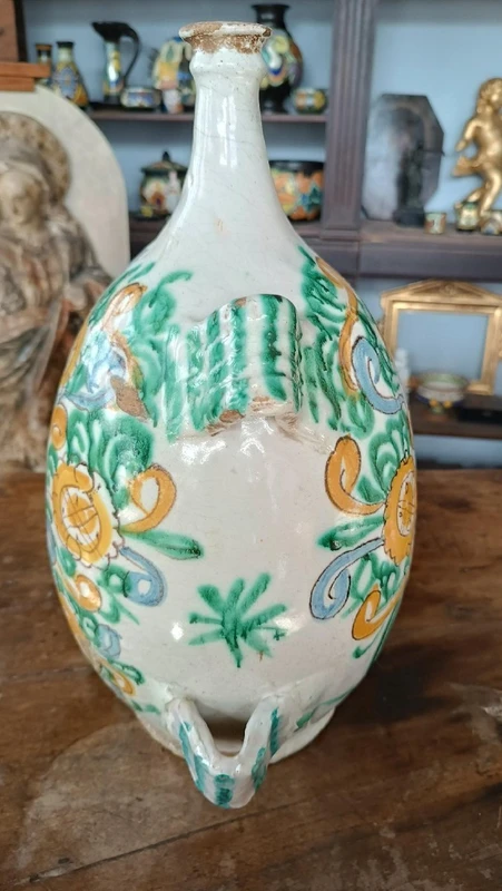 FLACON ANTIQUE EN MAJOLIQUE XVIIIE SIÈCLE ITALIE DU SUD0