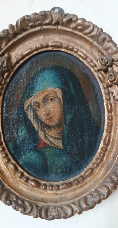 Peinture ancienne dans un cadre ovale, visage de la Madone
