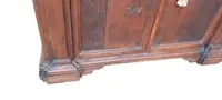 Buffet ancien en noyer toscan du 17e siècle