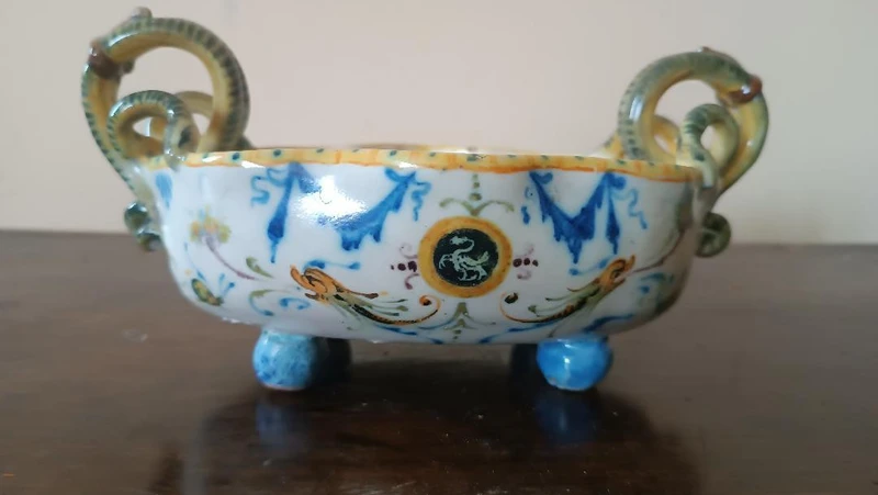 Antique majolica 18th century , Centerpiece