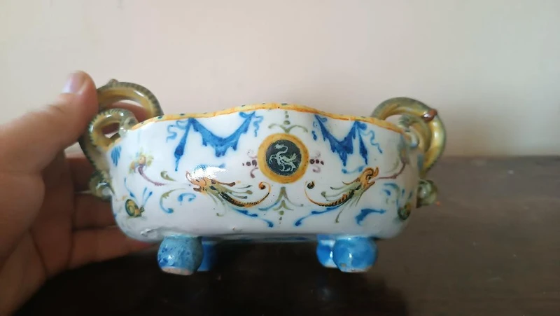Antique majolica 18th century , Centerpiece
