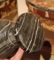 Coppia vasi ad urna in marmo nero serpentino primi 900 stile impero