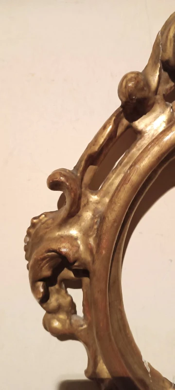 Cornice antica ovale dorata e intagliata Luigi XIV -Toscana XVII secolo