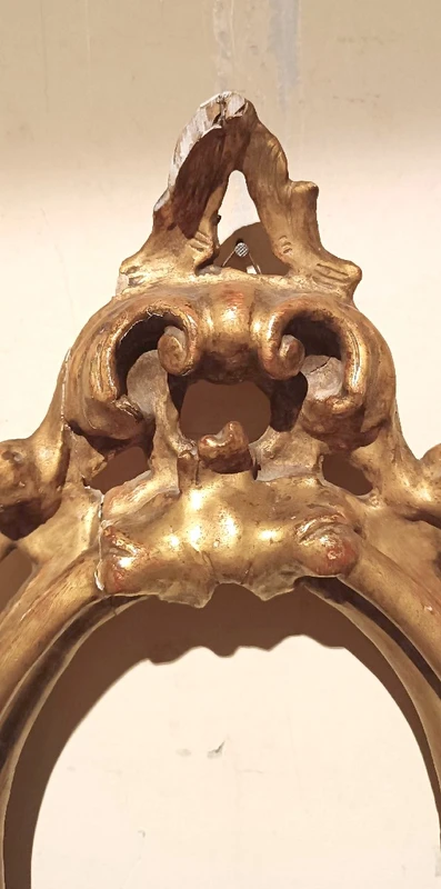 Cornice antica ovale dorata e intagliata Luigi XIV -Toscana XVII secolo