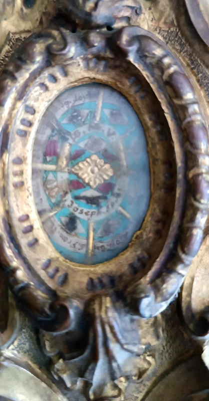 RELIQUES ANCIENNES AVEC RELIQUAIRE