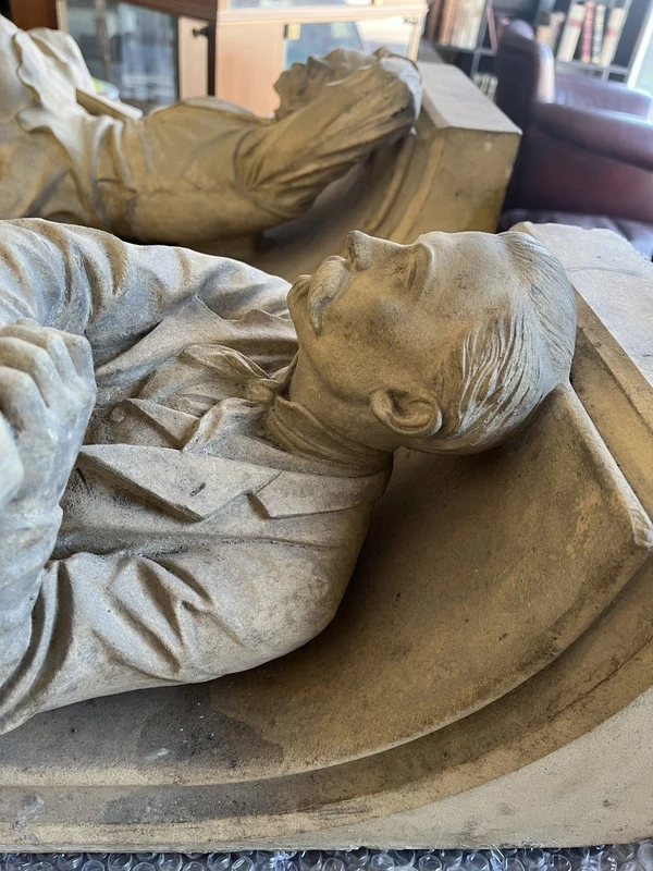 Coppia di elementi scultorei in terracotta – Firmati e datati 1866 “W. Wolff”