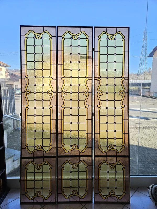 Three lead-bound cathedral stained glass windows - Early 20th century - 216 x 44 cm