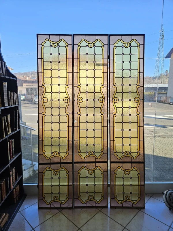 Three lead-bound cathedral stained glass windows - Early 20th century - 216 x 44 cm