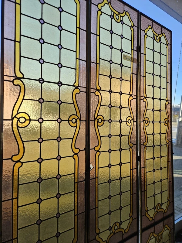 Three lead-bound cathedral stained glass windows - Early 20th century - 216 x 44 cm