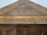 Paire d'encoignures à panneaux Louis XVI, début du 19e siècle