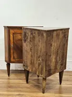 Paire d'encoignures à panneaux Louis XVI, début du 19e siècle