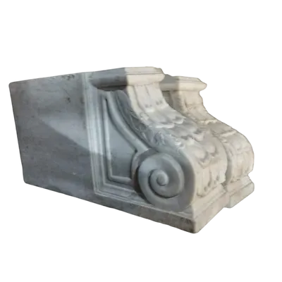 Pair of large capitals , marble corbels from the 18th century