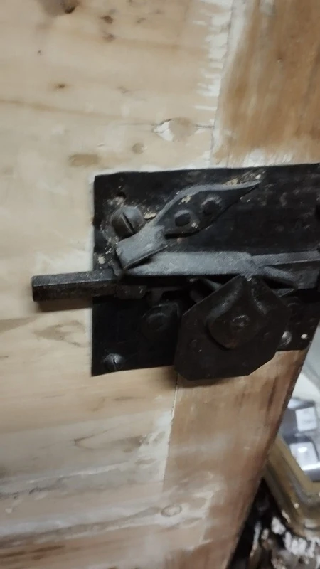 Tuscany antique closet 17th century