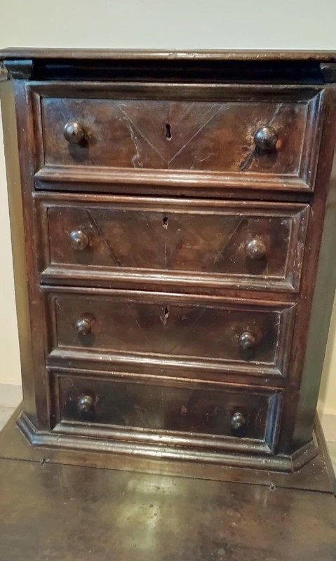 Antique 17th century kneeler with drawers in Tuscan walnut
