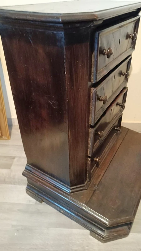 Antique 17th century kneeler with drawers in Tuscan walnut