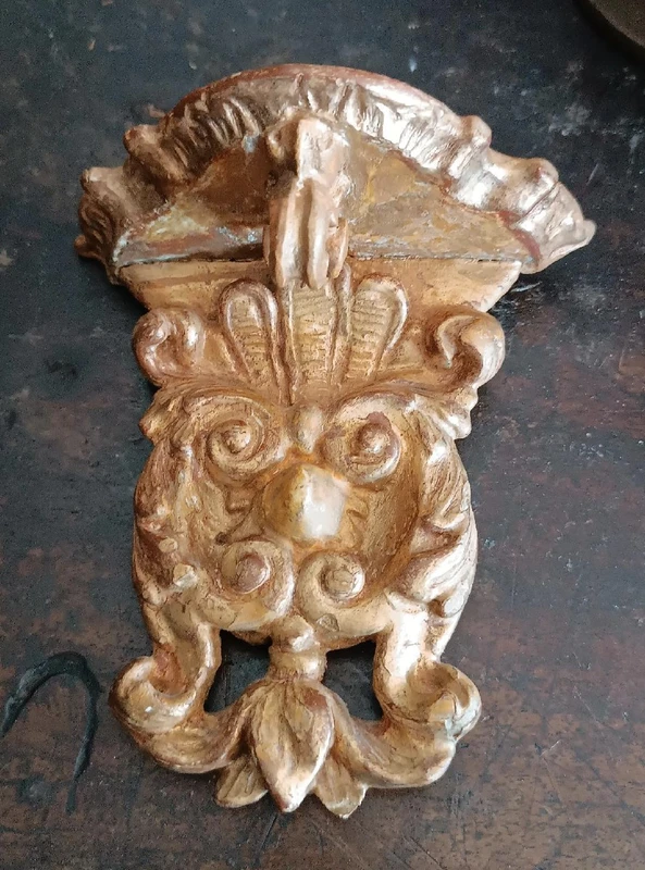 Petite étagère en bois doré Baroque 18ème siècle.0