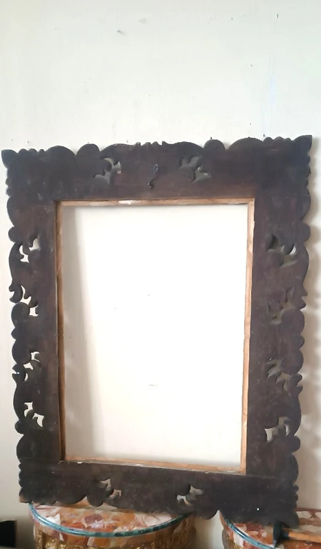 Grand cadre antique laqué et doré 19e siècle Italie