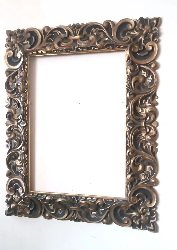 Grand cadre antique laqué et doré 19e siècle Italie